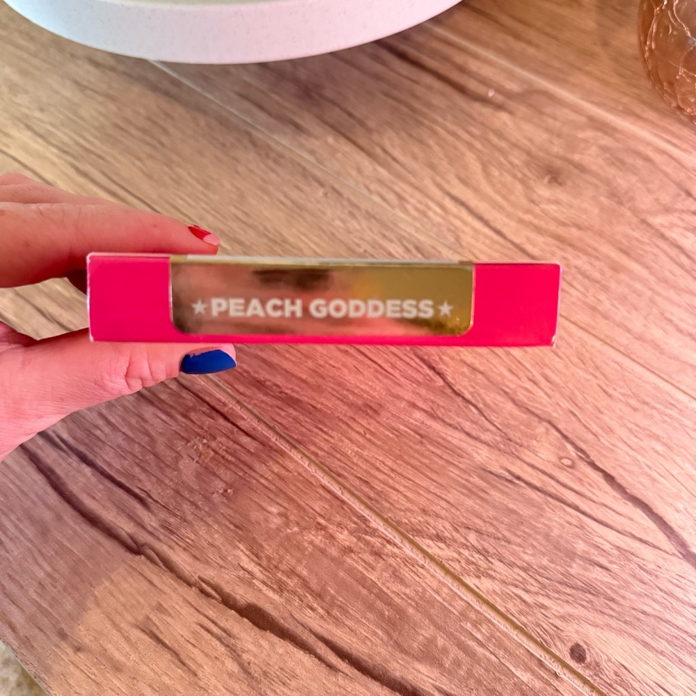 Jeffree Star Cosmetics Peach Goddess Skin Frost Makeup Highlighter Powder NEW - Picture 4 of 10